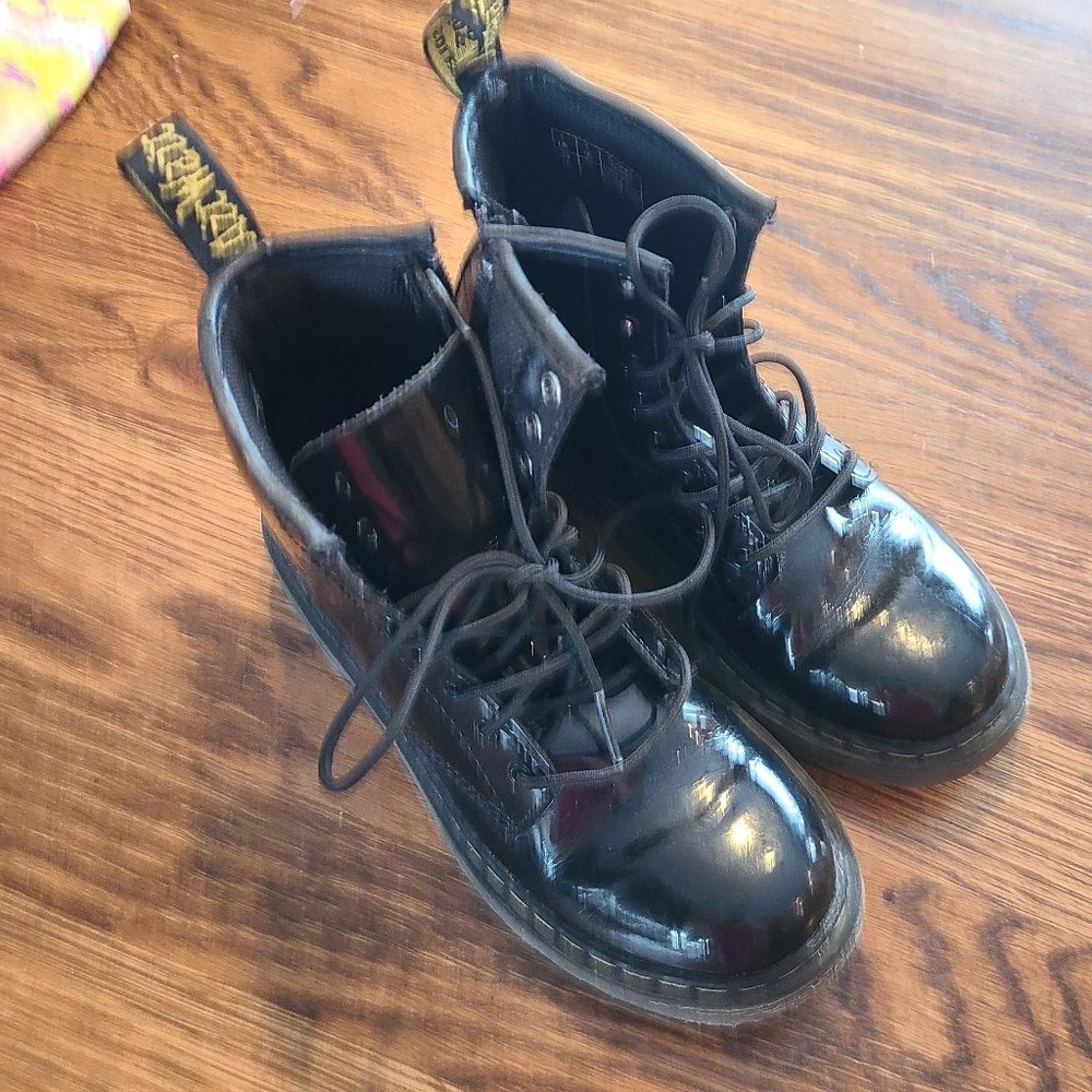 Girls - Dr. Martens Delaney Black Boot - Size 2